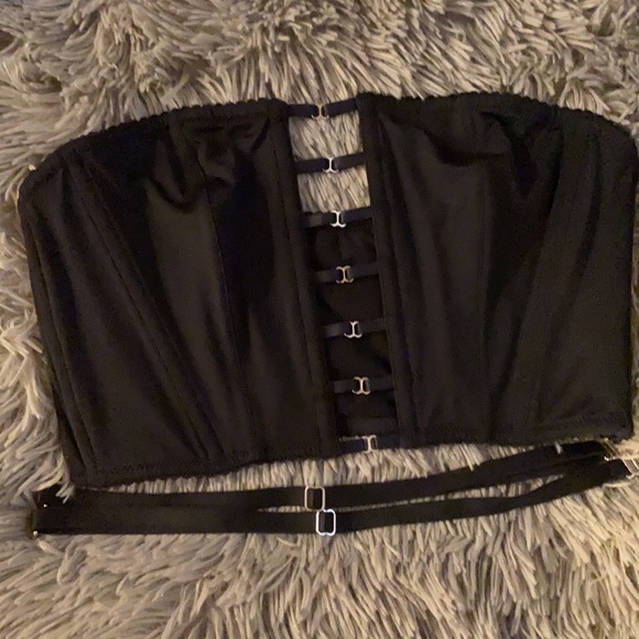 Victoria Secret Bra - Picture 5 of 9